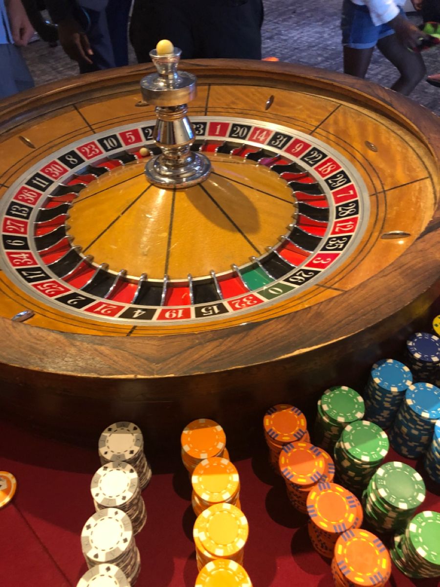 CASINO KINGDOM کھلاڑیوں کے لیے لائیو کیسینو سیکشن